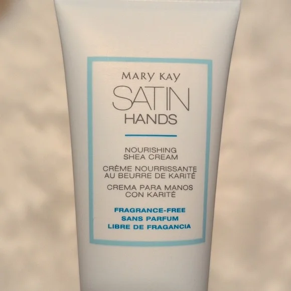Mary Kay Satin Hands Trio - Picture 9 of 10